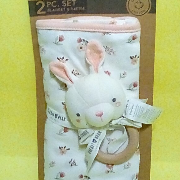 Baby shower pink bundle Swaddle, Alice & Oliver Rabbit blanket & onesies - Picture 3 of 8